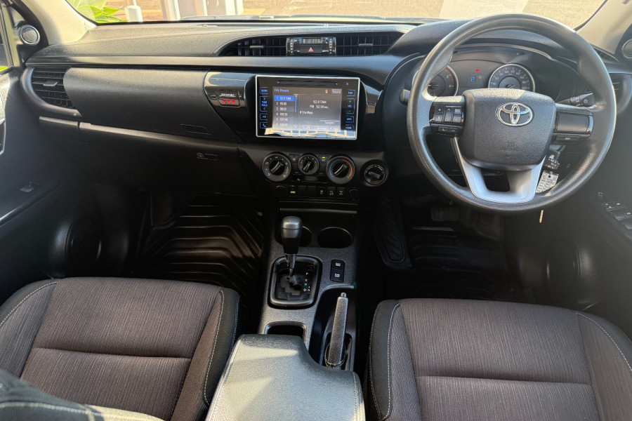 2018 Toyota HiLux GUN126R SR Cab Chassis Image 12