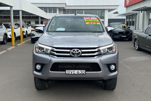 2017 Toyota HiLux  SR5 Extra Cab Pick Up