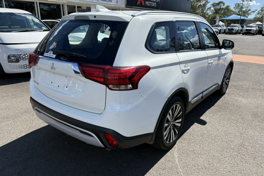 2019 Mitsubishi Outlander ZL ES SUV Image 12