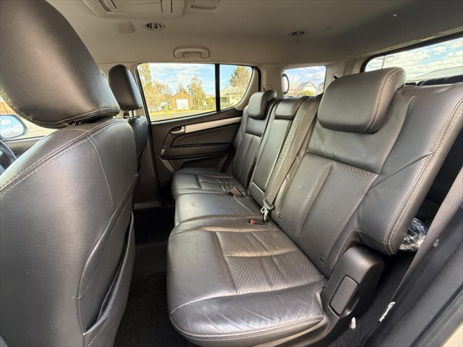 2016 MY15.5 Isuzu MU-X LS-T SUV Image 14