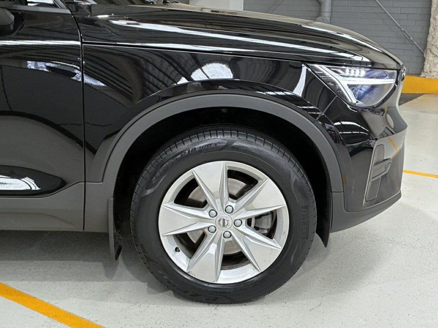 2025 Volvo XC40 XZ Plus B4 SUV Image 4
