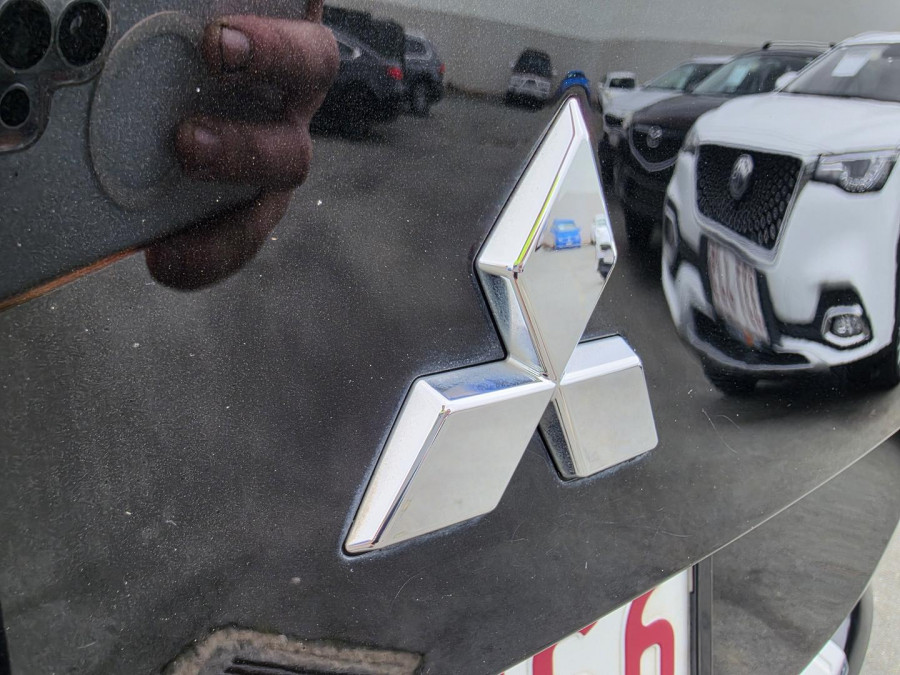 2023 Mitsubishi Outlander ZM Black Edition SUV Image 13