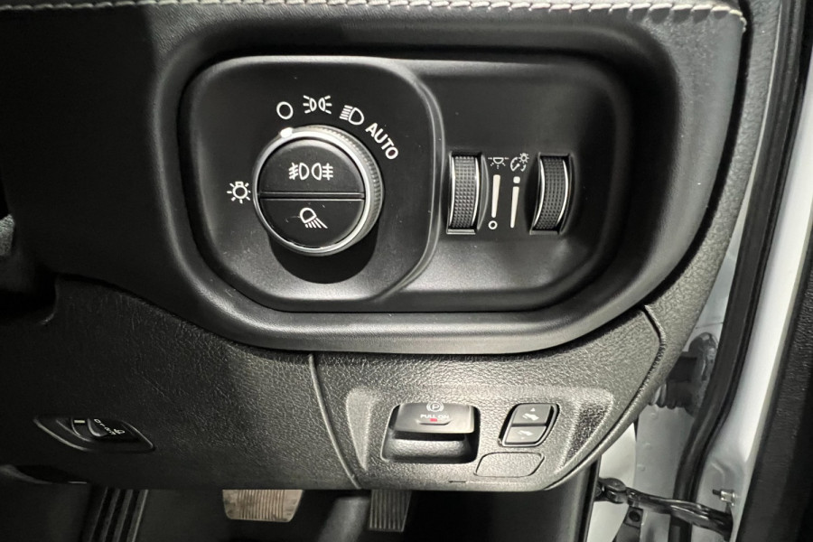 2022 Ram 1500 DT Laramie Ute Image 15