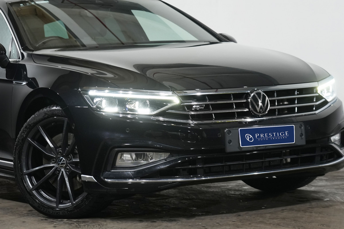 2023 Volkswagen Passat 206TSI R-Line SUV