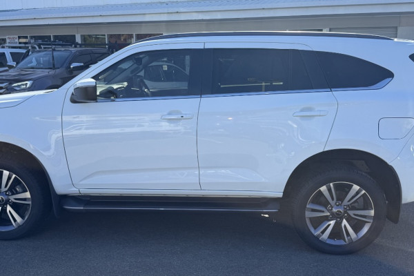 2022 MY23 Isuzu MU-X RJ LS-T SUV Image 7