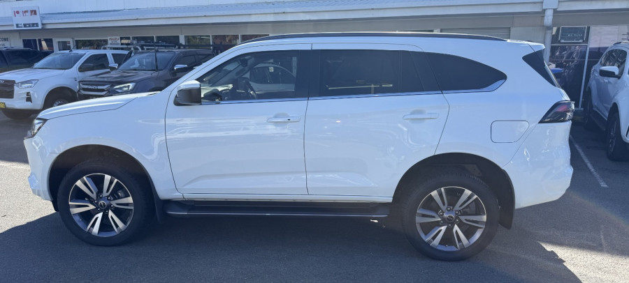 2022 MY23 Isuzu MU-X RJ LS-T SUV Image 7