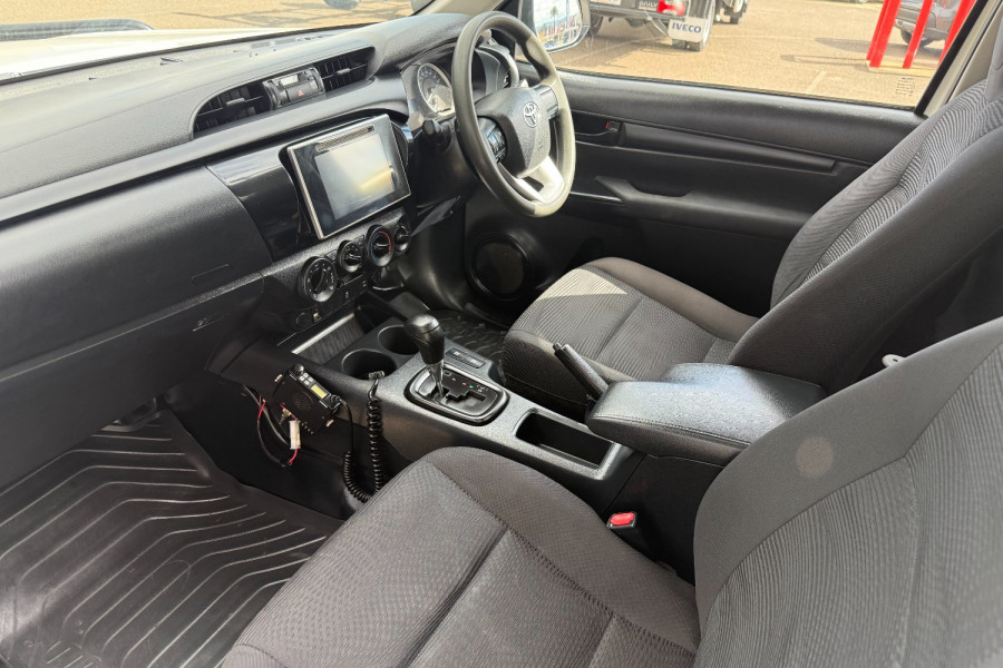 2017 Toyota HiLux GUN126R SR Cab Chassis Image 13