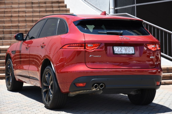 2016 MY17 Jaguar F-pace X761 MY17 20d Suv Image 3