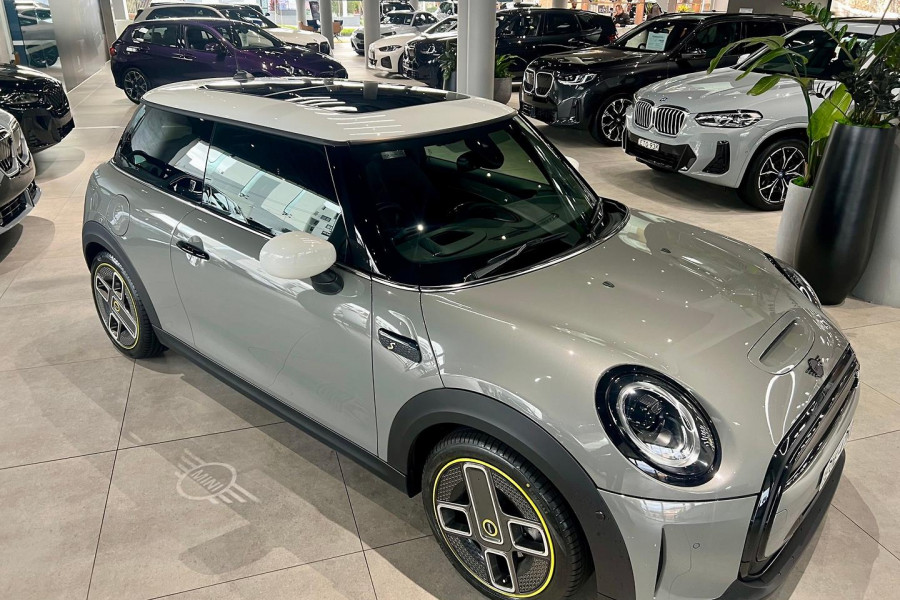 2021 MINI Cooper F56 LCI-2 Cooper SE MINI Yours Hatch