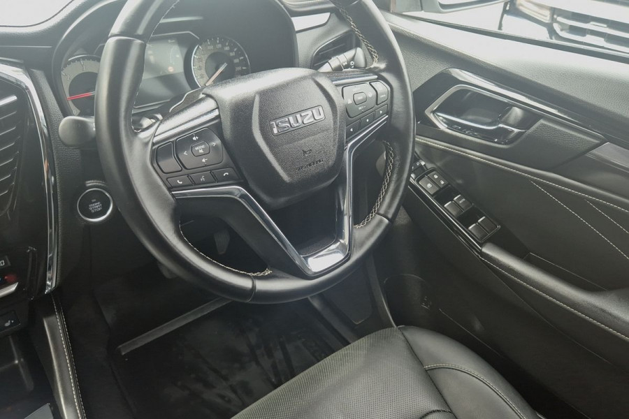 2023 Isuzu MU-X RJ LS-T SUV Image 7