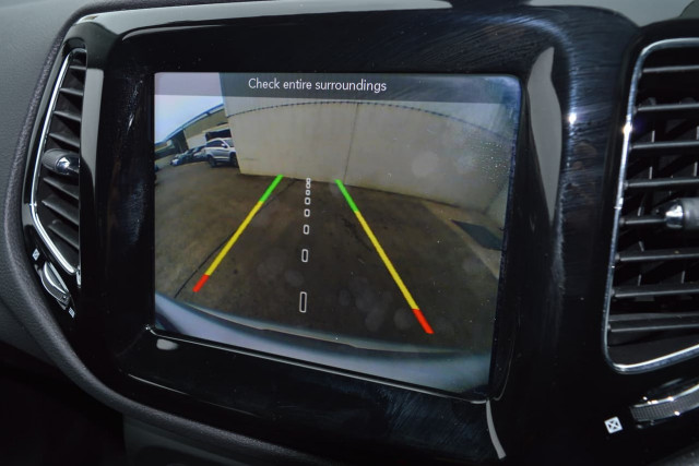 2018 Jeep Compass Limited 13 of 26