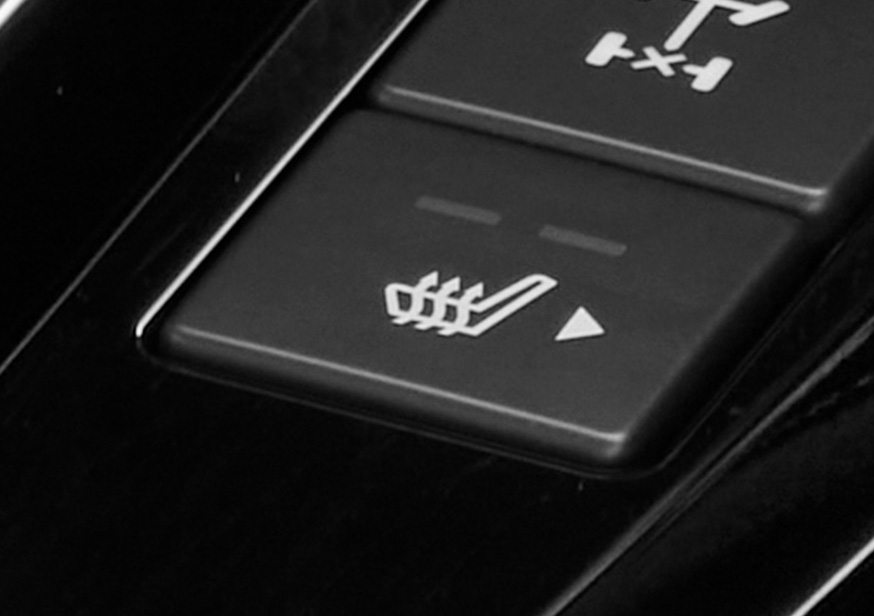 HEATED FRONT SEATS Image