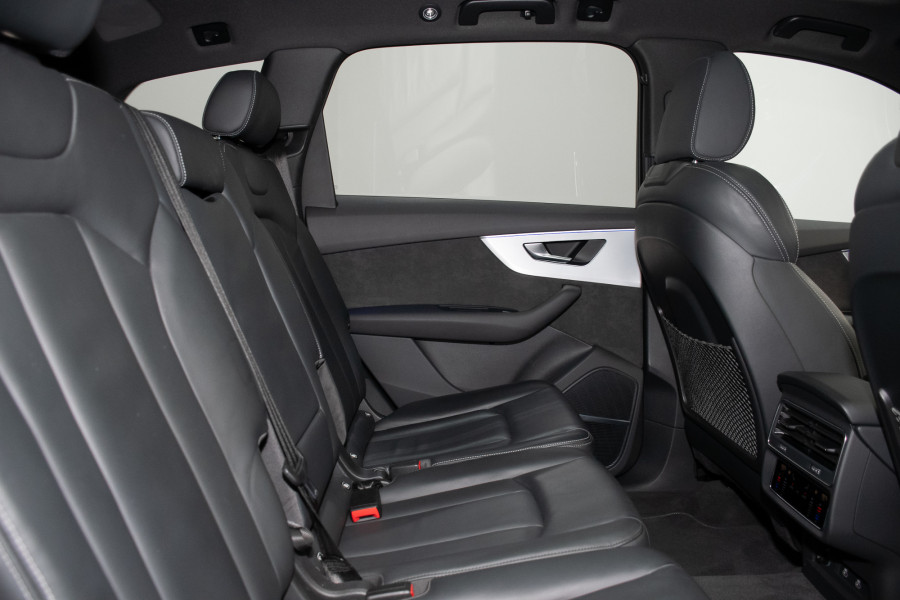 2021 Audi Q7 4M 55 TFSI S line SUV Image 3