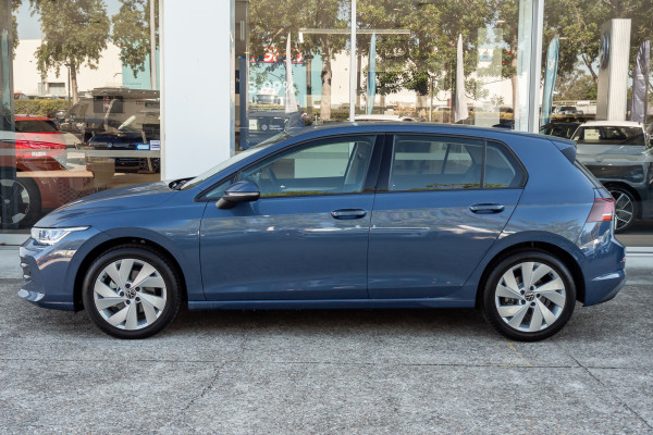 2026 Volkswagen Golf 8.5 110TSI Life Hatch Image 3