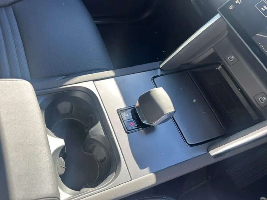 2025 MY26 Land Rover Discovery Sport L550 P250 Landmark SUV Image 19