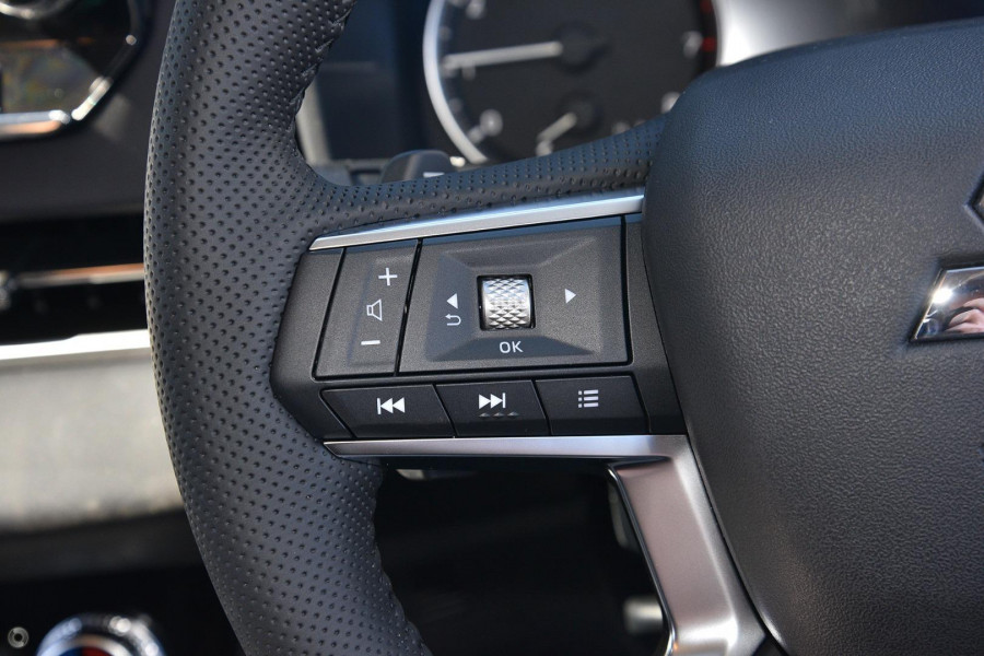 2024 Mitsubishi Outlander ZM LS SUV Image 15