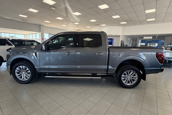 2024 Ford F-150  Lariat Dual Cab Image 4