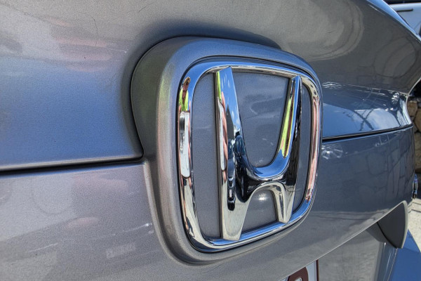 2016 Honda Civic 10th Gen VTi-LX Sedan Image 13