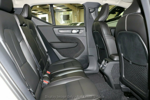 2026 Volvo XC40 XZ Plus B4 SUV Image 6