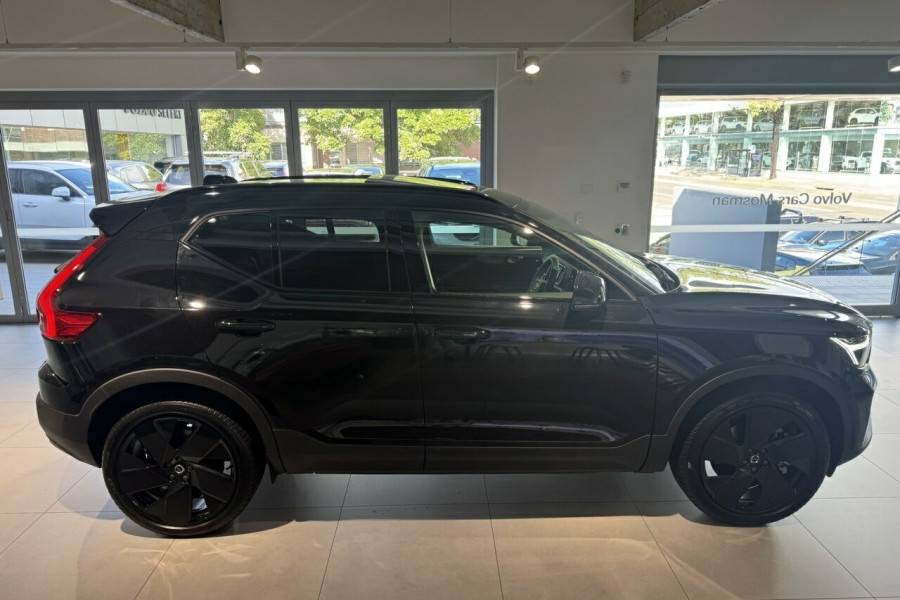 2025 Volvo EX40 No Series Black Edition SUV Image 7