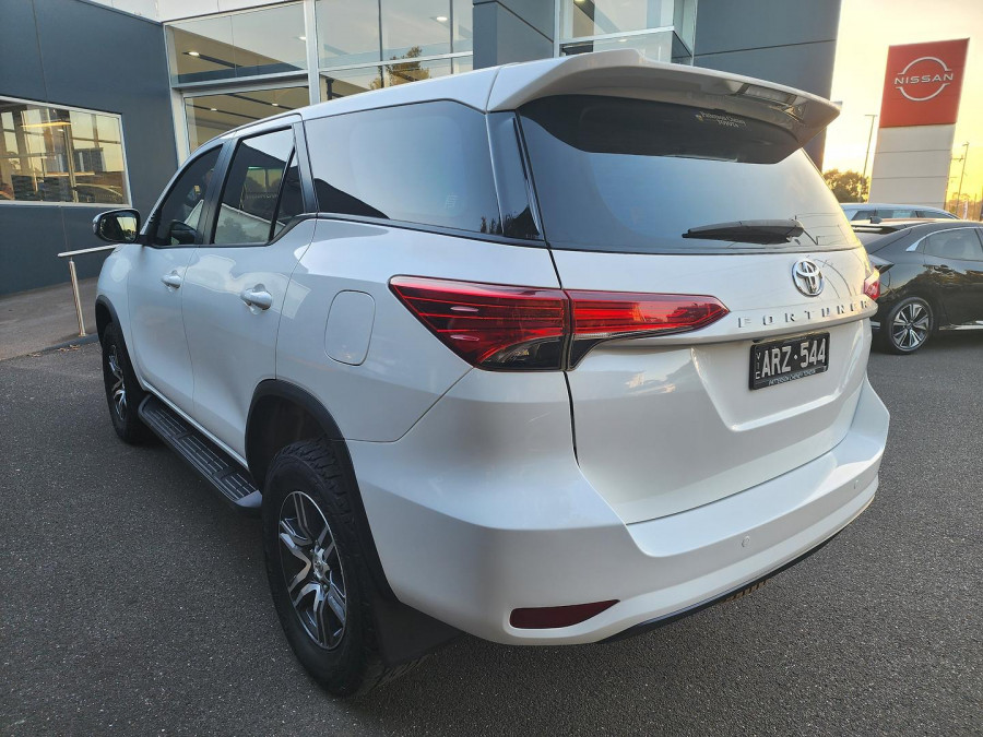 2017 Toyota Fortuner GUN156R GX SUV Image 5