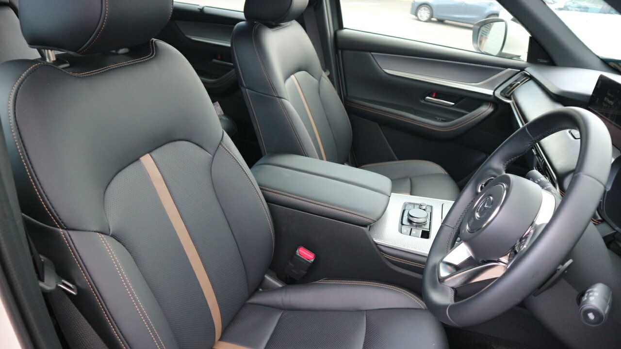 2024 Mazda CX-80 KL G40e Azami SUV Image 16