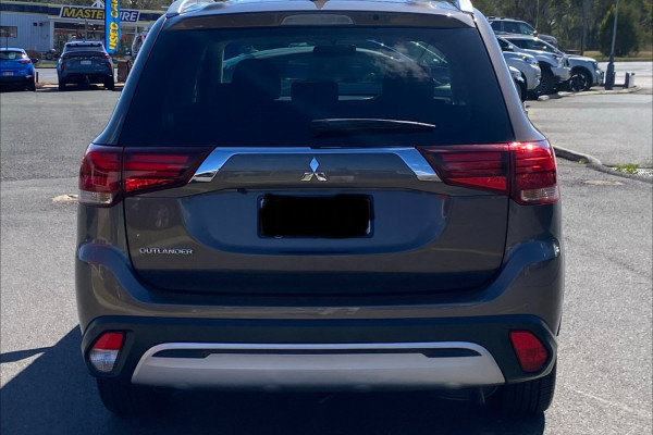 2019 Mitsubishi Outlander ZL ES SUV Image 6