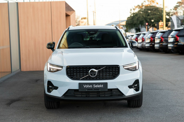 2025 MY26 Volvo XC40 XZ Ultra B4 Dark SUV Image 9