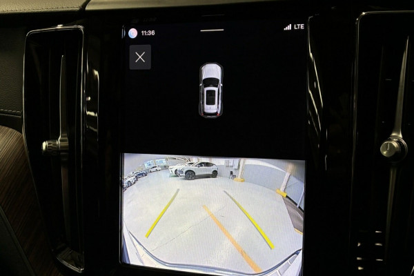 2022 MY23 Volvo XC60 UZ Recharge Ultimate T8 Plug-in Hybrid SUV Image 17