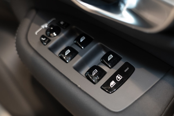 2025 MY26 Volvo XC90 L Series Ultra B5 Dark SUV