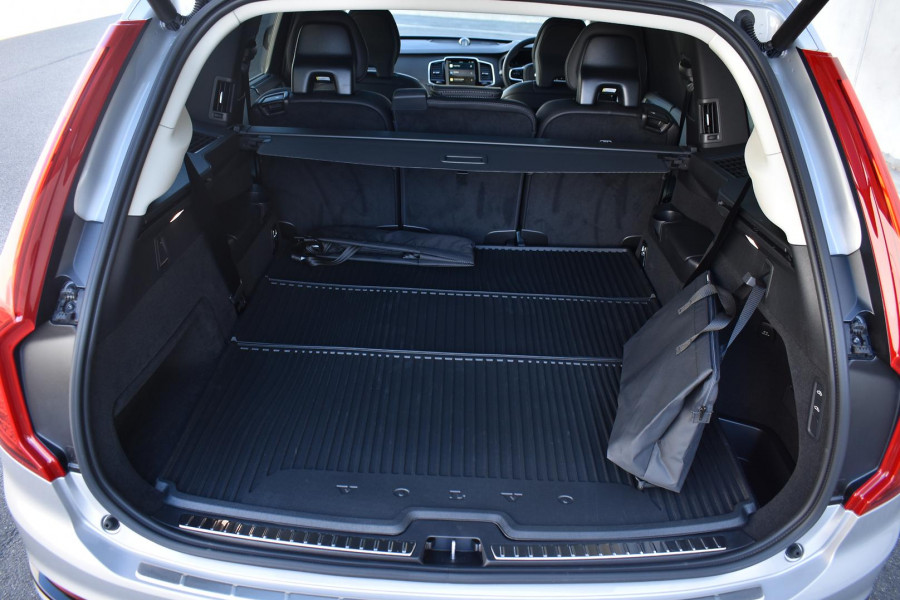 2024 MY25 Volvo XC90 L Series Ultra T8 Plug-In Hybrid SUV Image 14
