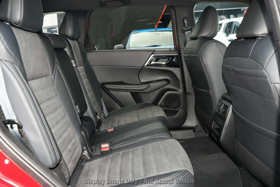 2024 Mitsubishi Outlander ZM Black Edition SUV Image 7