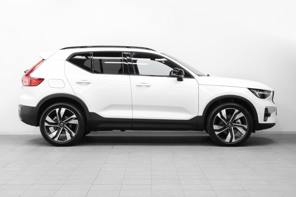 2025 Volvo XC40 XZ Ultra B4 Dark SUV Image 3