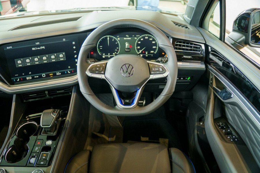 2025 Volkswagen Touareg RC R SUV Image 10