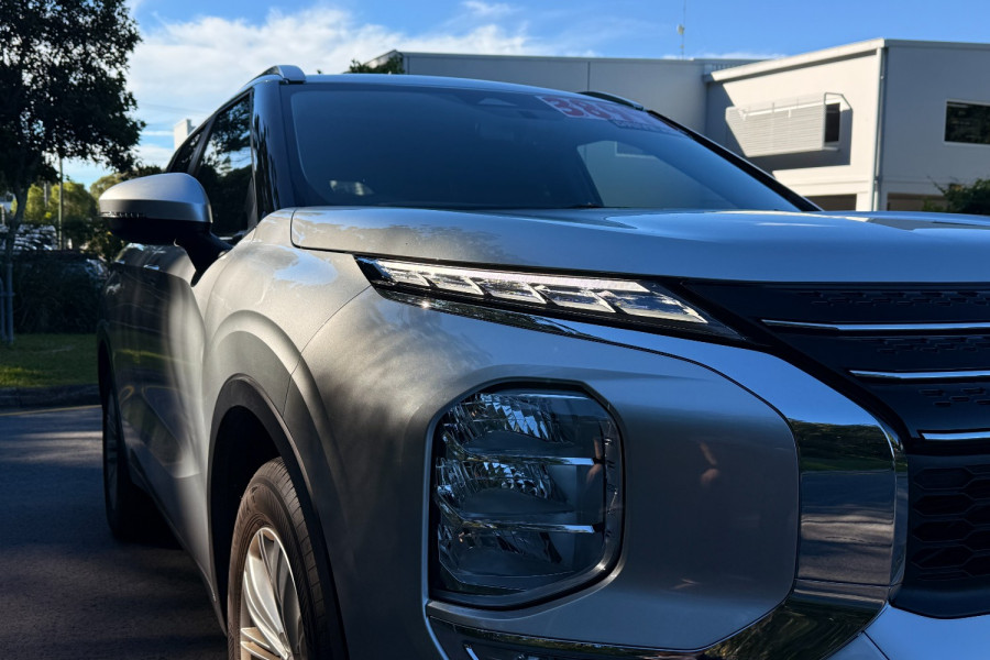 2022 MY24 Mitsubishi Outlander ZM LS SUV Image 15