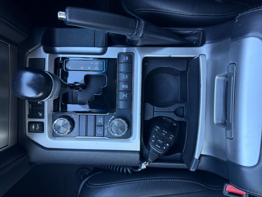 2019 Toyota LandCruiser VDJ200R Sahara SUV Image 22