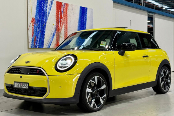 2025 MINI Cooper F65 S Favoured Hatch