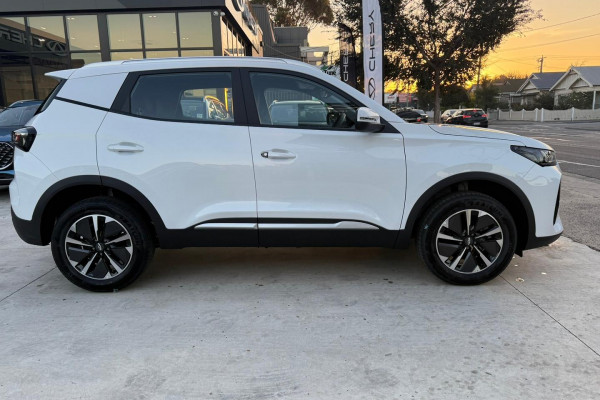 2026 Chery Tiggo 4  Hybrid Urban SUV Image 6