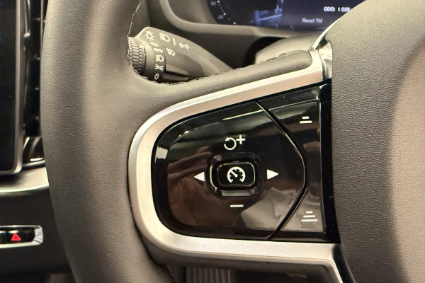 2025 MY26 Volvo XC90 L Series Plus B5 Bright SUV Image 17