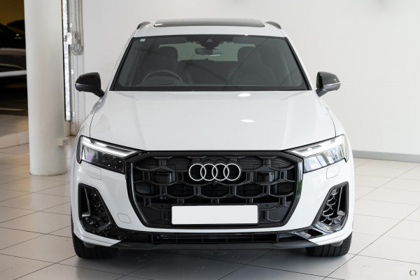 2025 Audi Q7 4M 50 TDI S line SUV image 4