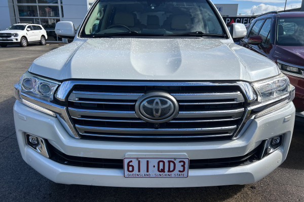 2016 Toyota LandCruiser VDJ200R Sahara SUV Image 8