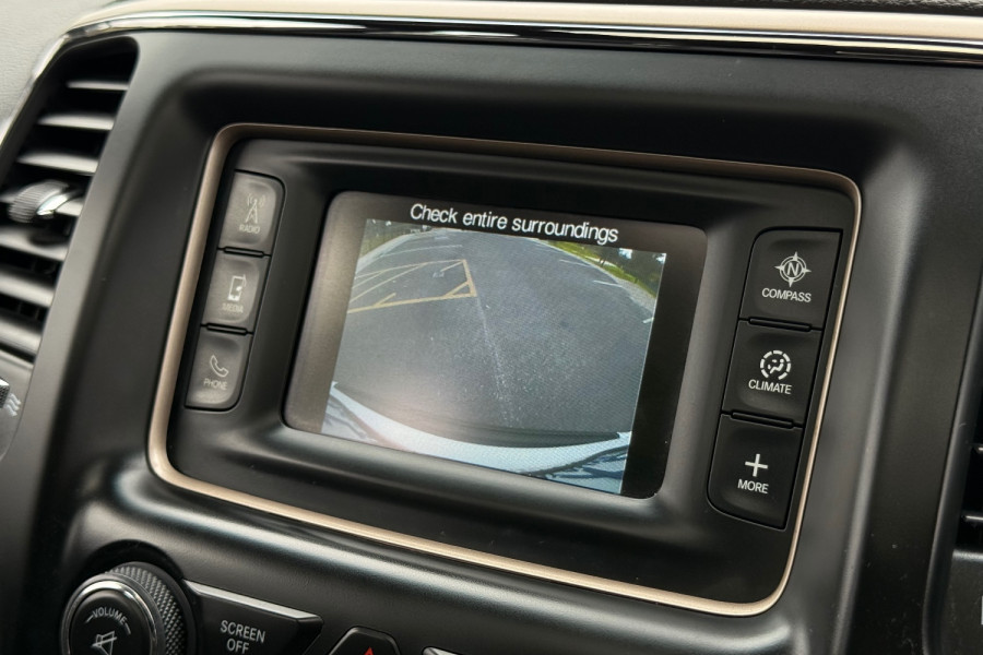 2015 Jeep Grand Cherokee WK Laredo SUV Image 17