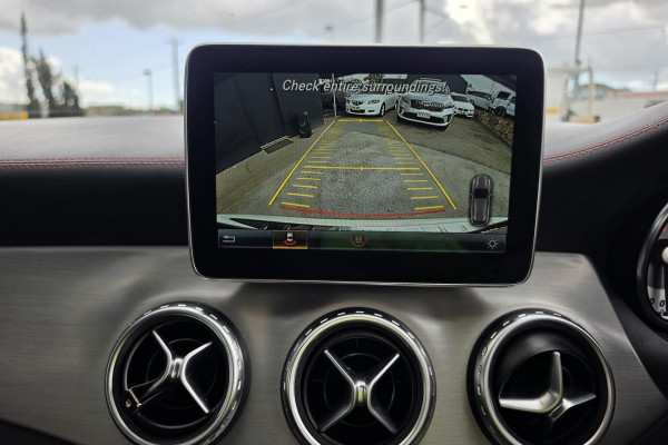 2016 Mercedes-Benz GLA-Class X156 GLA180 SUV Image 18
