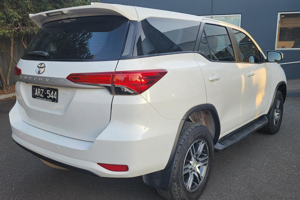 2017 Toyota Fortuner GUN156R GX SUV Image 7