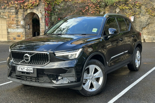 2025 Volvo XC40 XZ Plus B4 SUV