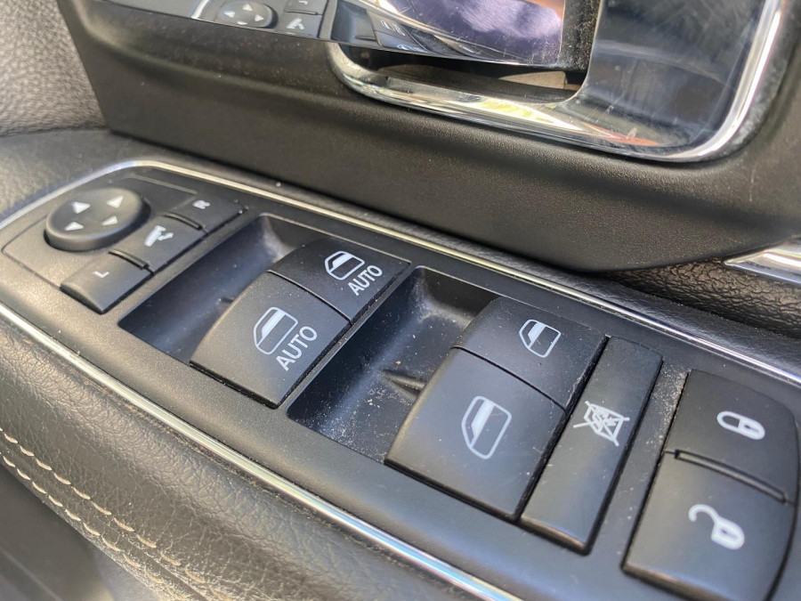 2017 Ram 2500  Laramie Ute Image 17