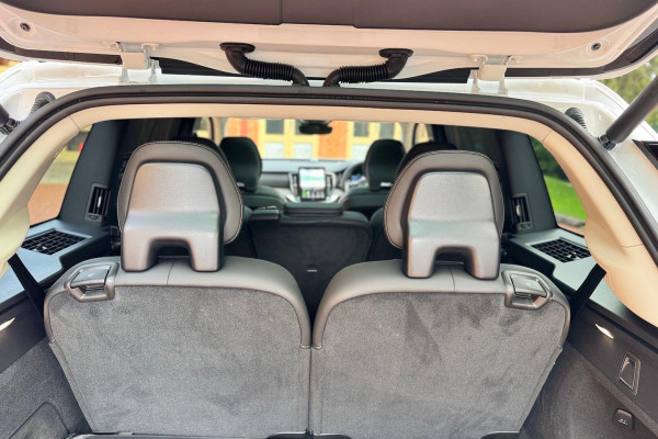 2026 Volvo XC90 L Series Ultra B5 Dark SUV Image 21