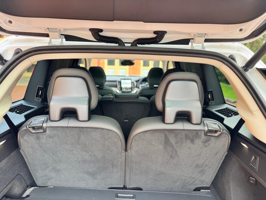 2026 Volvo XC90 L Series Ultra B5 Dark SUV Image 21