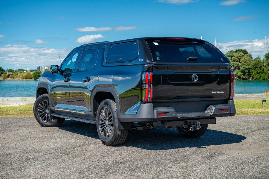 2025 MG U9 Explore Pro Ute Image 2