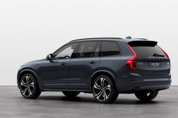 2024 Volvo XC90 L Series Recharge Ultimate T8 Plug-In Hybrid SUV Image 3